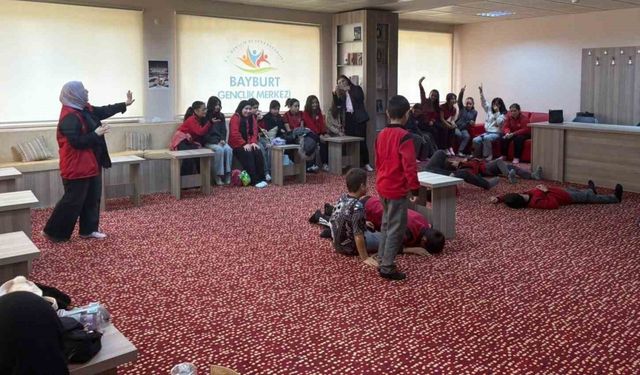 Bayburt’ta öğrenciler ’Okullar Merkezimde’ projesiyle keyifli bir gün geçirdi