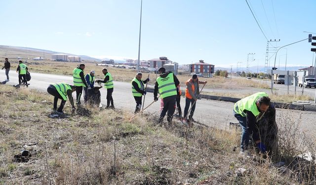 Belediye ekiplerinin temizlik seferberliği sürüyor