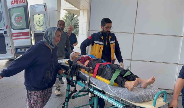 Belediyenin su arıza minibüsü elektrikli bisikletle çarpıştı: 2 çocuk yaralı