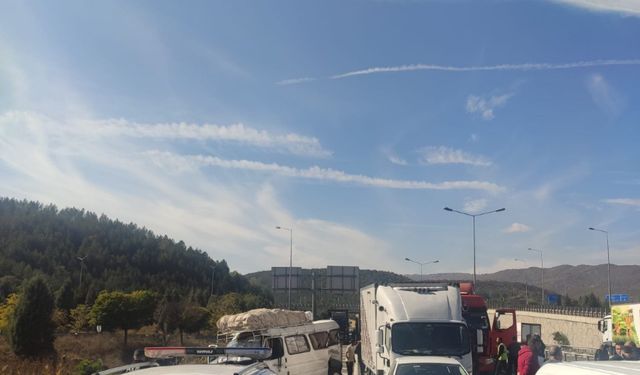 Bilecik’te zincirleme kaza: 3 yaralı