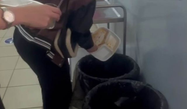 Bu okulda atık yiyecekler çöpe değil, sokak hayvanlarına gidiyor