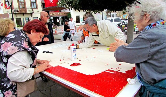Çeşme’de Cumhuriyet Bayramı coşkusu mozaik atölyesiyle başladı