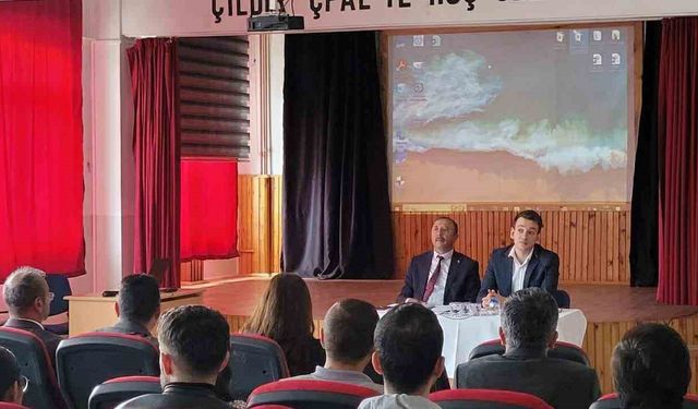 Çıldır’da taşımalı eğitim servis şoförleri ile toplantı yapıldı