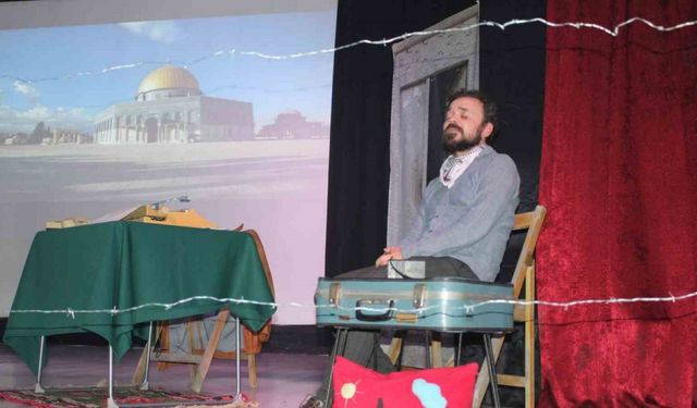 Çınarcık’ta "Bir Filistin Hikayesi" adlı oyun sahnelendi