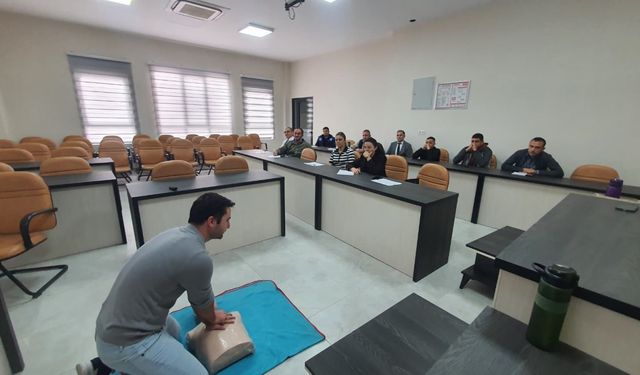 Demirci’de belediye personeline ilk yardım uygulama eğitimi verildi