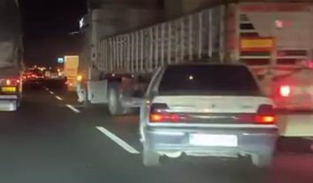 Diyarbakır’da otomobil tırın altına girdi: 1 yaralı