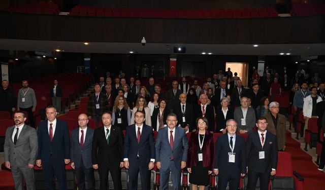 "Doğu Karadeniz Bölgesi Maden Potansiyeli ve Doğa Kaynaklı Afetlerle Mücadele" sempozyumu başladı