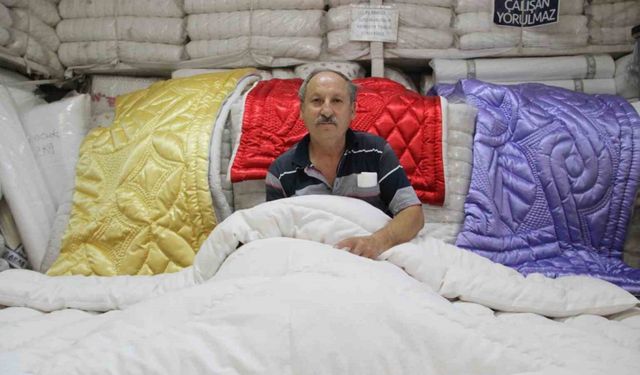 Dolaplara kaldırılan yün yataklara ilgi yeniden arttı: Yorgancılar randevu sistemiyle çalışmaya başladı