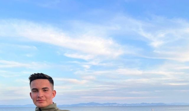 Düğün dönüşü bariyerlere çarpan genç sürücü hayatını kaybetti