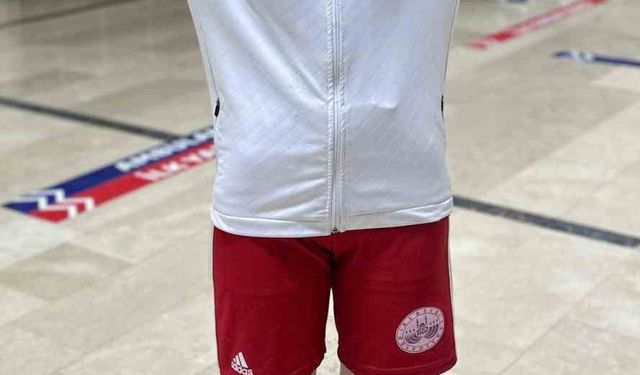 Elazığ Belediyespor boksörü Elif Naz, milli takım kampında