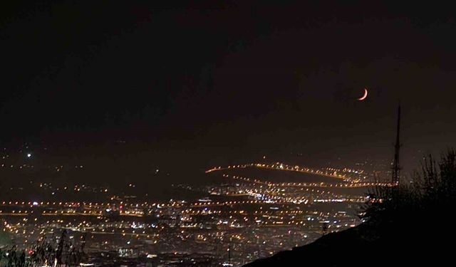 Elazığ’da hilal ay hayran bıraktı