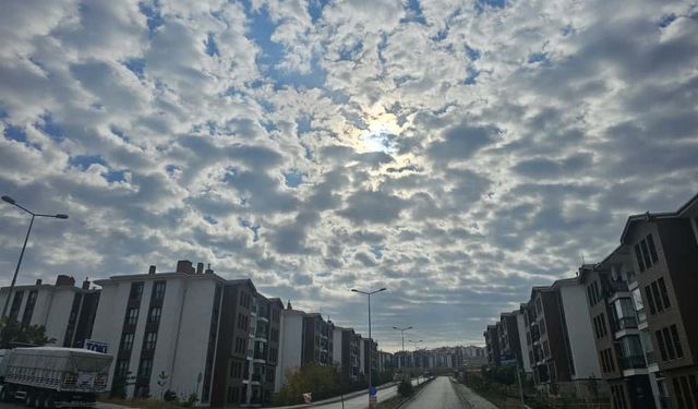 Elazığ’da sirrokümülüs bulutları görsel şölen sundu