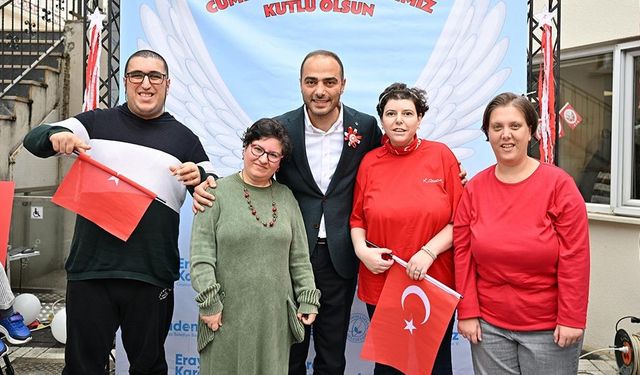 Engelsiz Yaşam Merkezi’nde yeni eğitim yılı, cumhuriyet coşkusu ile başladı