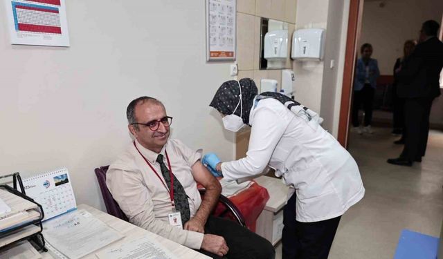 ERÜ Hastaneleri’nden sağlık çalışanlarına mevsimsel grip aşısı