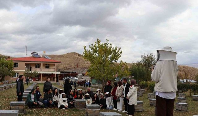 Erzurumlu gençler organik arıcılığı öğrendi