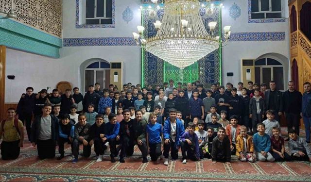 Fatih Camii’nde gençlik buluşması düzenlendi