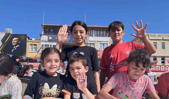 Filistinli çocuklar için resim çizdiler