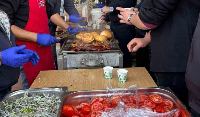 Gazze için hayır çarşısı düzenlediler