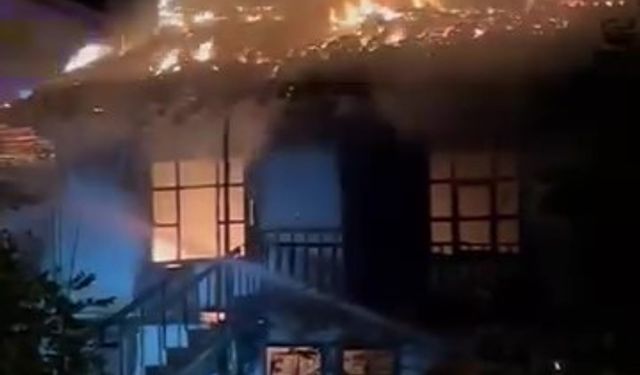 Gümüşhacıköy’de yangında 2 ev zarar gördü