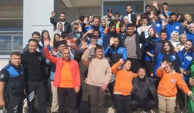 "Hep Birlikte Aileyiz" projesi kapsamında özel çocuklara moral etkinliği
