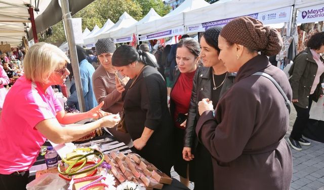 Heykel’de meydan kadınların