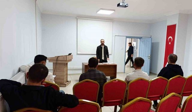 Hükümlülere "Sosyal Uyum Süreci Danışmanlığı" hakkında bilgilendirme yapıldı