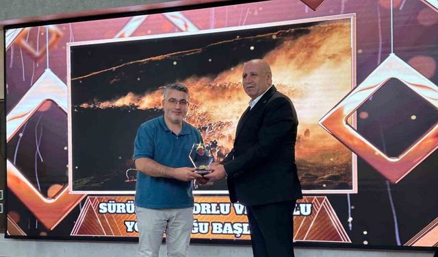 İHA muhabiri Özkan Olcay, birincilik ödülünü aldı