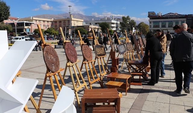 İhtiyaç sahibi öğrenciler için hayır çarşısı düzenlediler