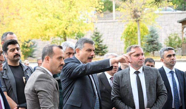 İspir’deki heyelan bölgesine kaya tahkimatı  yapılıyor