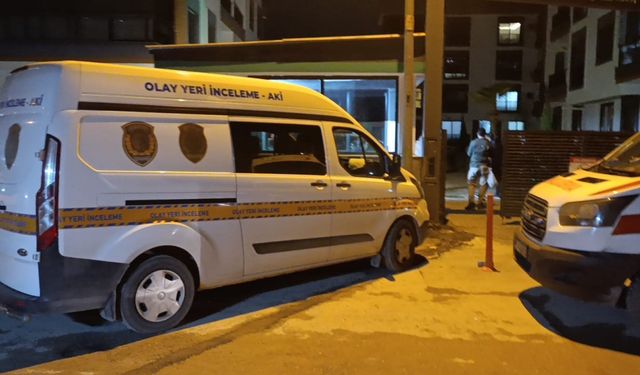 İzmir’de dehşet: Anne ve babasını öldürüp intihar etti