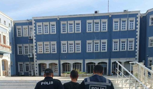 İzmir’de silahlı gasp zanlıları yakalandı, 1 kişi tutuklandı