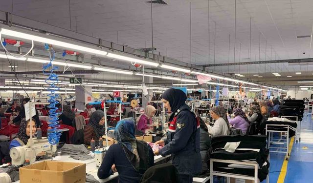 Jandarma kadınlara KADES uygulamasını tanıttı