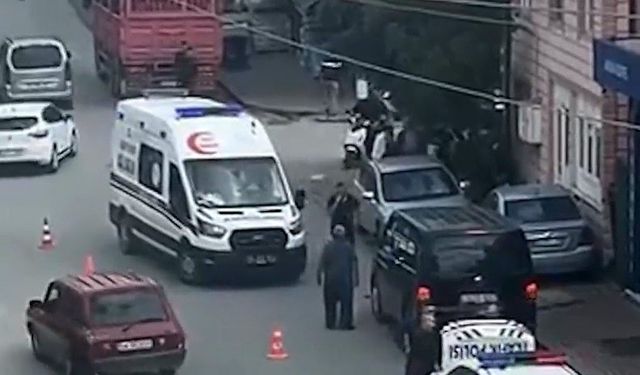 Kamyonetle çarpışan motosiklet sürücüsü hayatını kaybetti