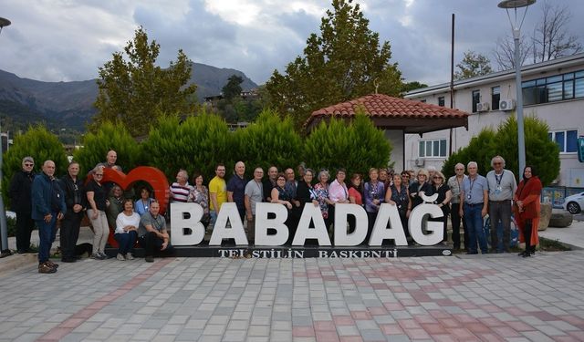 Kanadalı turistler Babadağ’ı gezdi