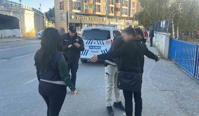 Kars’ta okul önlerinde uygulamalar sıklaştırıldı