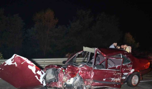 Kastamonu’da zincirleme trafik kazasında Tofaş hurda yığınına döndü