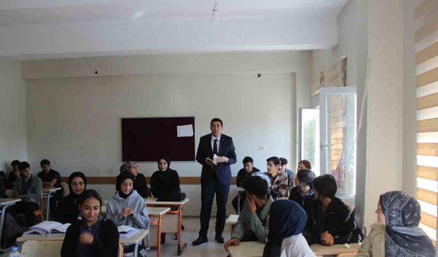 Kaymakam Erdoğan, öğrenciler ve öğretmenlerle bir araya geldi