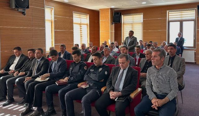Kaymakam Yıldız, muhtarlarla toplantı düzenledi