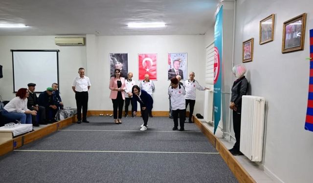 Kırklareli’nde huzurevi sakinleri ile protokol üyeleri arasında bocce müsabakası