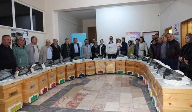 KO-MEK arıcılığın tüm inceliklerini öğretiyor
