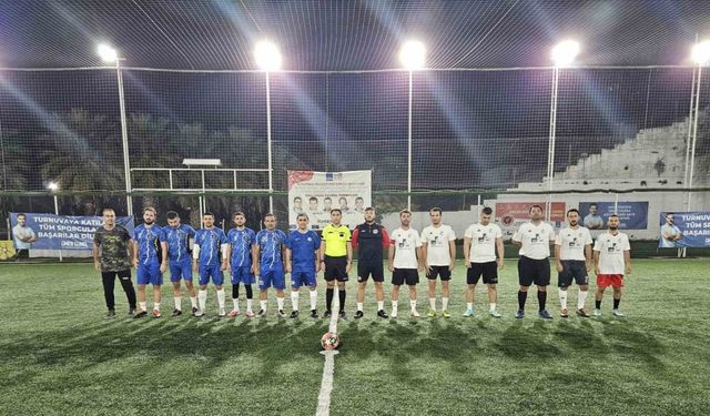 Kuşadası’nda Görev Şehitleri Turnuvası’nda çeyrek final heyecanı başladı