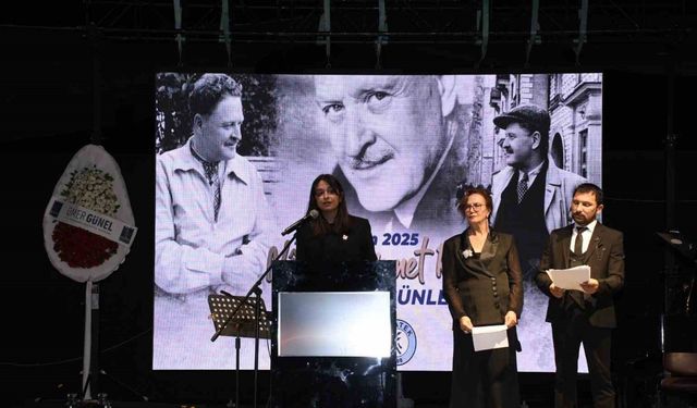 Kuşadası’nda Nazım’ın dizeleri 9 farklı dilde yankılandı