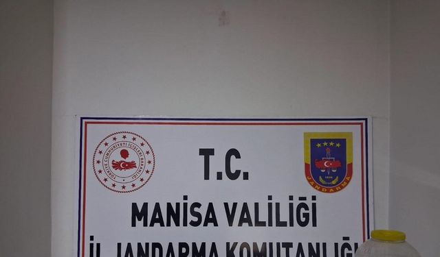 Manisa’da 320 gram esrar ve 10 litre kaçak alkol ele geçirildi