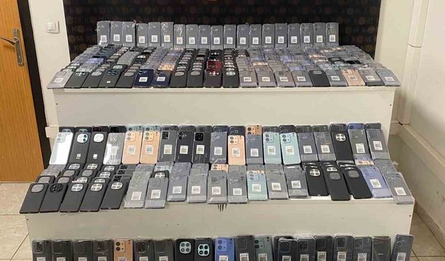 Mardin’de 15 milyon liralık kaçak cep telefonu ele geçirildi