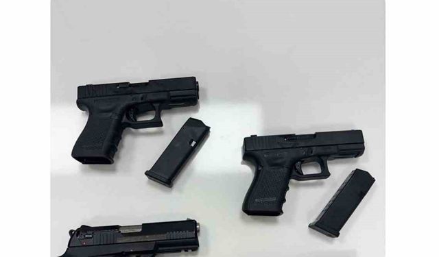 Mardin’de araçta 4 ruhsatsız tabanca ele geçirildi