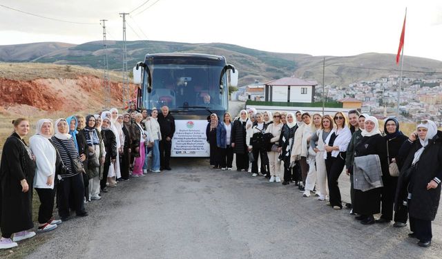 Memleket özlemi çeken 50 Bayburtlu baba ocağına getirildi