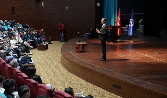 Mezunlar Ofisi ve Kariyer Geliştirme Koordinatörlüğü etkinliklerine devam ediyor