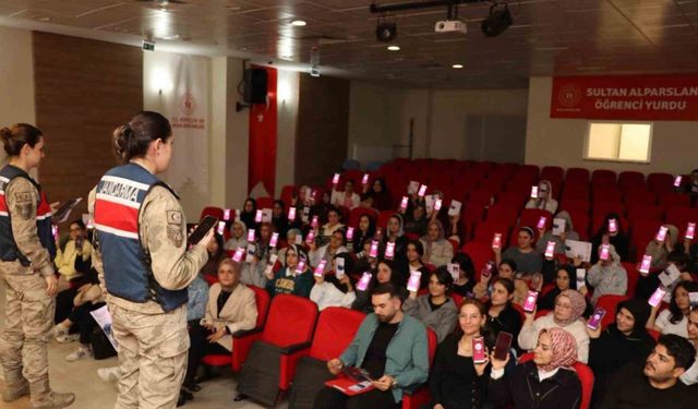 Muş’ta 160 üniversite öğrencisine KADES uygulaması anlatıldı