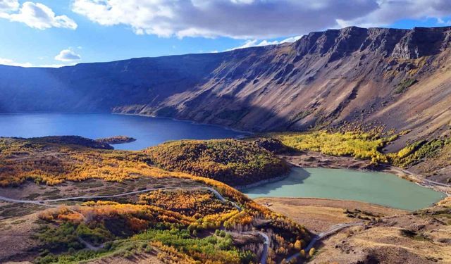 Nemrut Kalderası’nda hayranlık uyandıran sonbahar güzelliği