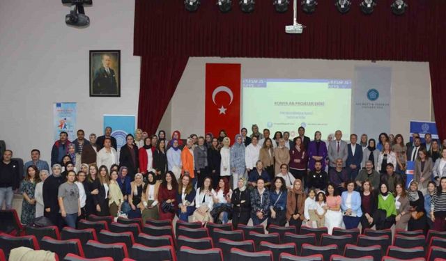 NEÜ’de ErasmusDays kapsamında Avrupa’daki eğitim fırsatları tanıtıldı